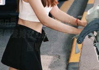 Xiuren秀人网 – 王紫琳护士写真：让我们一起感受她在工作中的美丽与坚韧，原图收藏！.txt