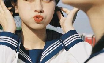 Xiuren秀人网 – 雨儿1494泳池风格写真精选：展现水面倒影的美丽合集.txt