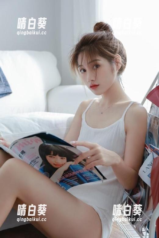 YALAYI雅拉伊 - 海棠短裙写真套图，带你领略夏日的缤纷与芬芳.txt