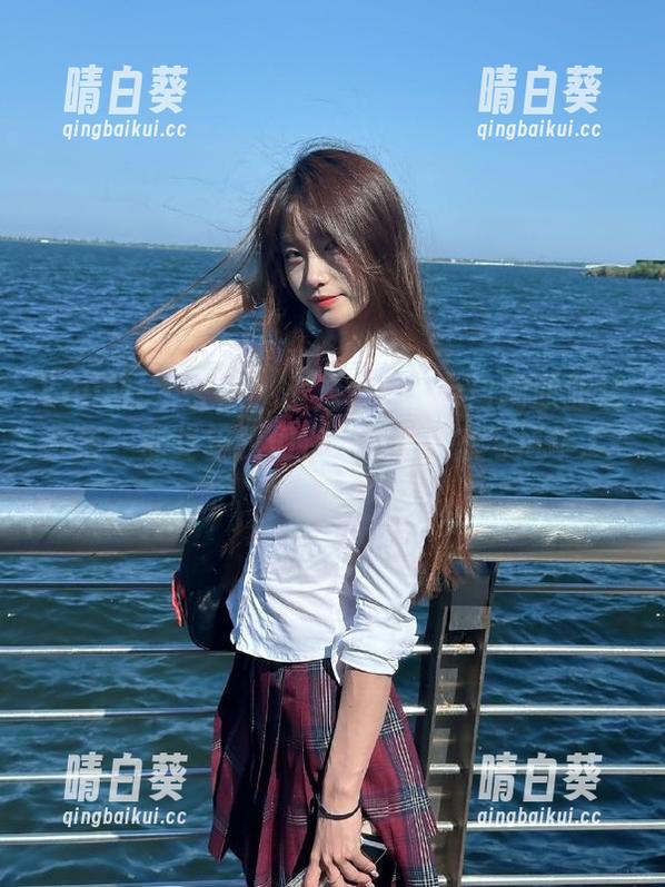 YouMi尤蜜荟 - 小海臀Rena自嘲职业装合集：那些年我们在职场的囧态与风华.txt