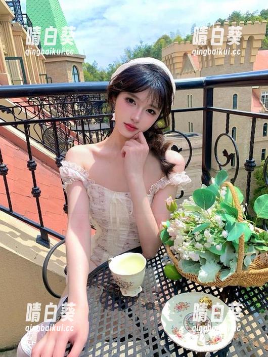 YouMi尤蜜荟 - 蛋蛋_egg户外摄影精选：在图库中感受她与自然的缠绵互动与和谐美.txt