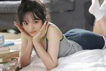 YouWu尤物馆 – 亲密接触陆萱萱Cecilia教室：图集分享她的灿烂笑容与勤奋学习的背影.txt
