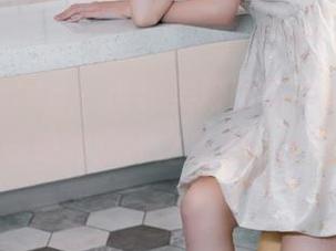 beautyleg – 小玲美脚图包大更新，感受她的腿部之美吧！.txt