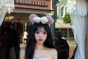 pans – 丁丁制服全集原图都在这里，快来发现她的时尚与创意碰撞.txt