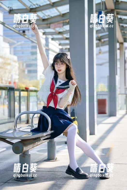 pans - 发现安妮的网袜世界：高清图库带你领略诱人瞬间，绝对不容错过！.txt