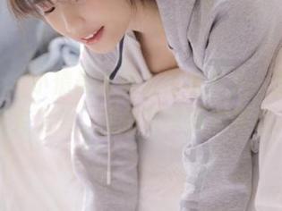 pans – 小倩最新裸足艺术更新：原图呈现踏实之美，与你共享简单快乐.txt