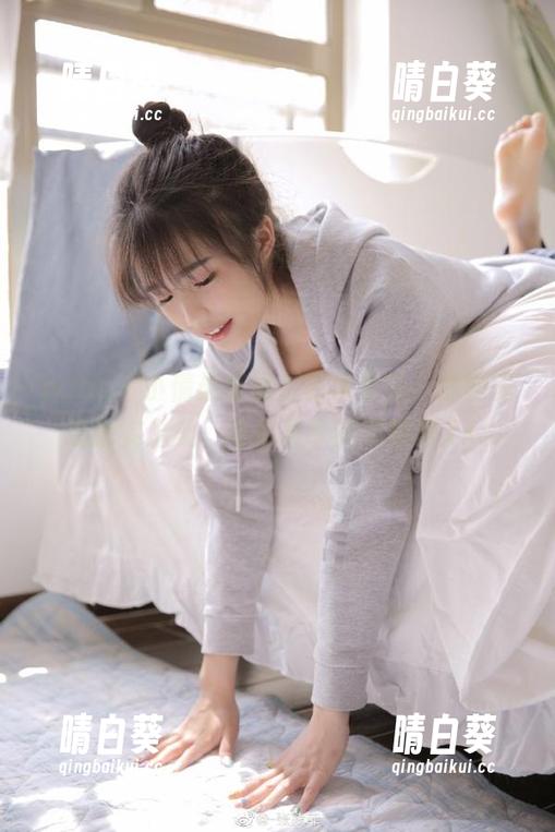 pans - 小倩最新裸足艺术更新：原图呈现踏实之美，与你共享简单快乐.txt