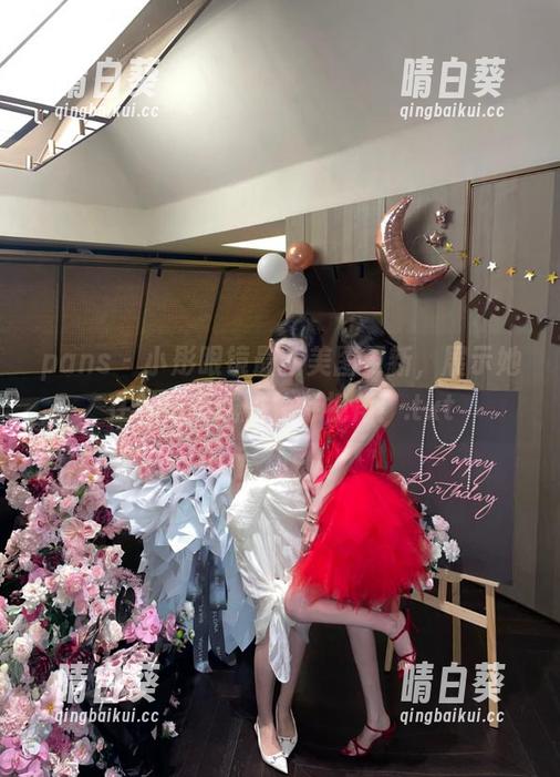 pans - 小彤眼镜最新美图更新，展示她在时尚领域的独特视角！.txt