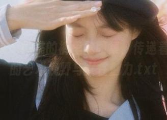 pans – 樱桃的裤里丝图集，传递着独特的艺术视野与女性魅力.txt