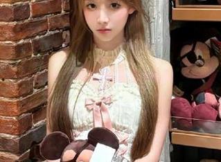 pans – 诗诗的校服写真图包：重温青春岁月，感受无尽校园情怀！.txt