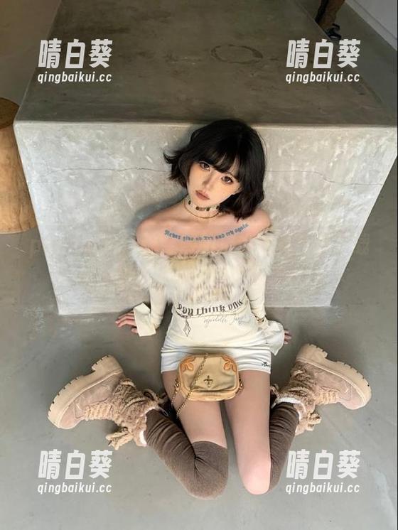 pans - 沉浸于金熙的皮衣写真合集下载，塑造你的时尚态度.txt