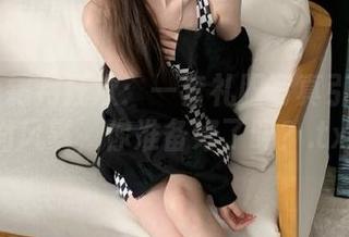 shimo霜月狂欢：一套礼服写真引发的时尚风暴，你准备好了吗？.txt