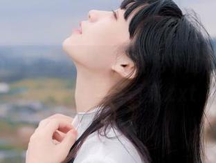 usejan蓝蓝空姐：独特视角下的私拍套图，展现空灵与真实.txt
