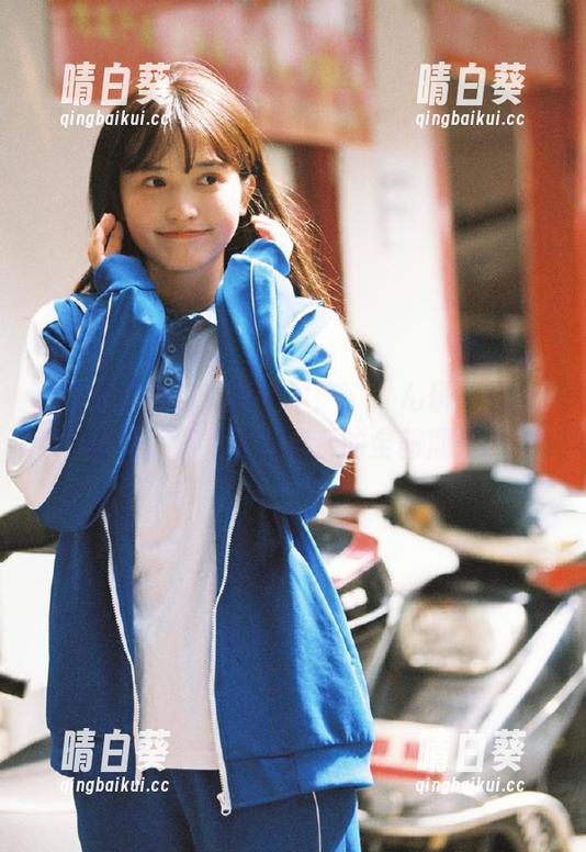 甜美女仆角色尽在其中：“けん研”最新cos图册，满足你对萌系的全部期待.txt