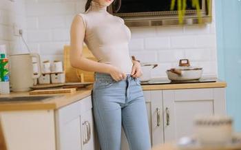 一智智的日常写真作品集，更新后你会发现，这是什么情况下才能拥有如此神奇的“造型”！.txt