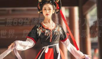 迷人三度69丝袜写真资源：步入她的奇妙世界，欣赏无与伦比的风采.txt