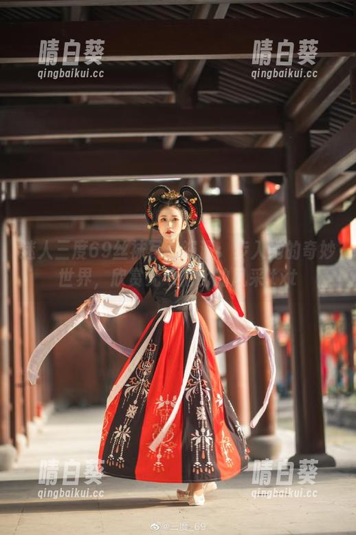 迷人三度69丝袜写真资源：步入她的奇妙世界，欣赏无与伦比的风采.txt