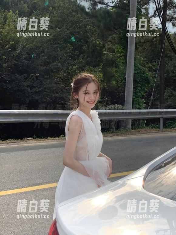 丽柜 - 蕾丝与光影：小戈精选作品集，揭开每一幅照片背后的故事.txt