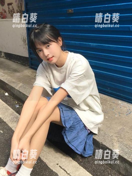 丽柜 - 妹妹私房写真合集，跟随小智贤感受独特的时尚韵味.txt