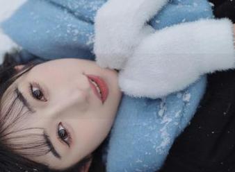 丽柜 – 小爽的高雅礼服写真：美图记录她的无与伦比的风采.txt