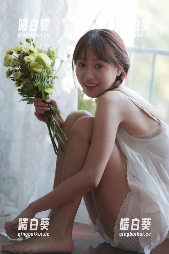 丽柜 - 不看后悔！文欣“丽柜典藏”里的图片合集简直美到不真实！.txt