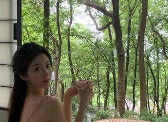 丽柜 – 从文芮的玉脂兆丰年中发掘独特资源，作品背后的故事才更让人惊喜！.txt
