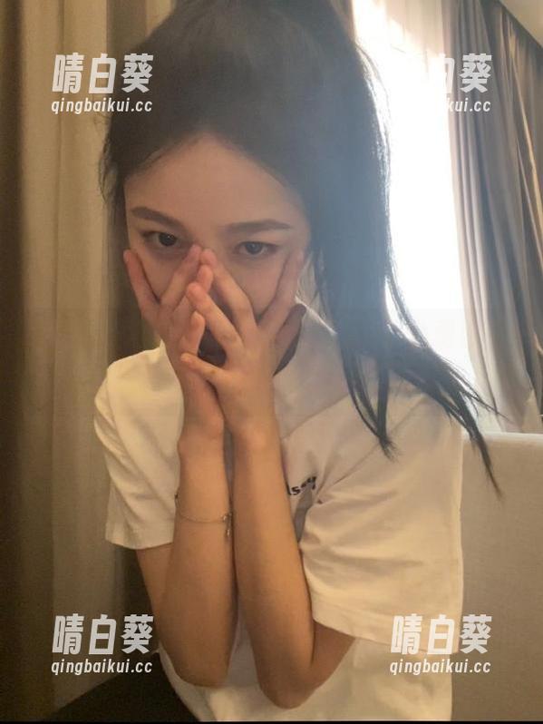 丽柜 - 柒柒运动风暴来袭，超火免费照片，快来看看她的风采！.txt