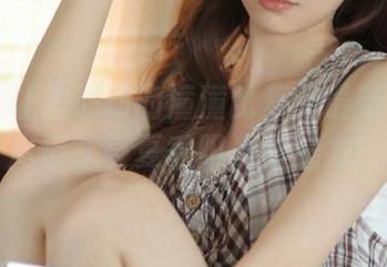 丽柜 – 让人心动的潼潼比基尼最新写真资源，尽情享受夏季阳光的魅力！.txt