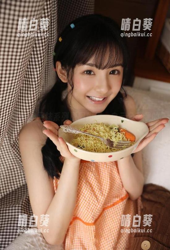 丽柜 - 网袜系列原图揭秘，白云分享我的不完美与真实.txt