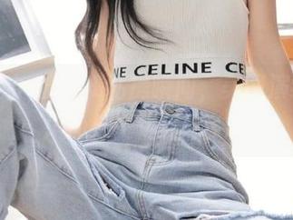 乔依丝办公室OL私房瞬间，美图演绎职场风尚与生活艺术.txt