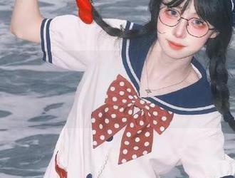 美丽瞬间：九柒喵黑丝写真图片合集，感受独特风韵.txt