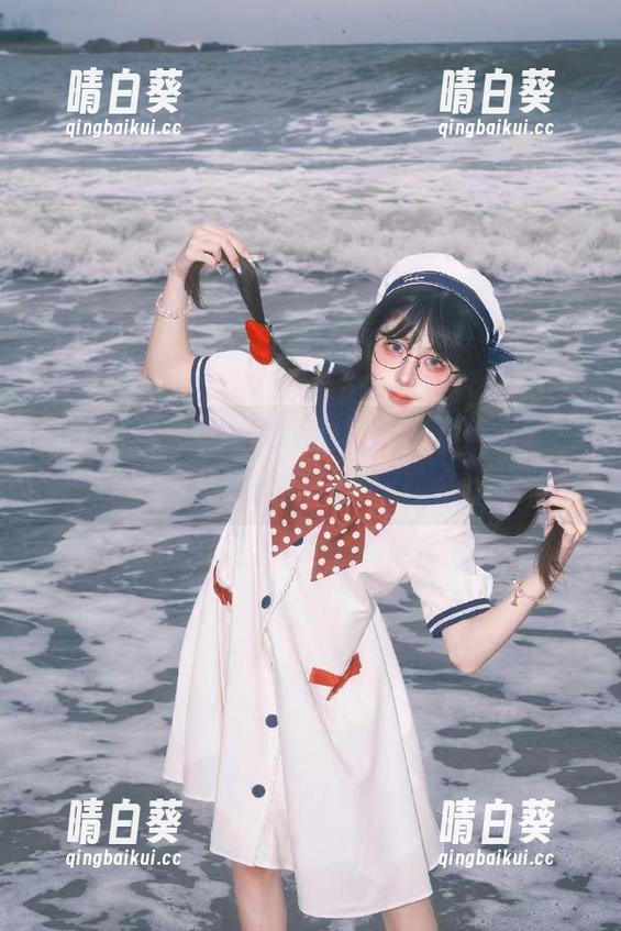 美丽瞬间：九柒喵黑丝写真图片合集，感受独特风韵.txt