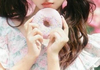 用定制之美诠释九柒喵的美游作品，邂逅视觉盛宴.txt
