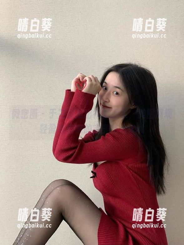 微密圈 - 于芷晴推出裸足图集，美图展现轻盈与自然的完美结合.txt