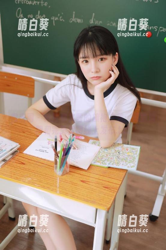 微密圈 - 体验你文茜的旗袍之美：精彩原图和完美套图线上发布.txt