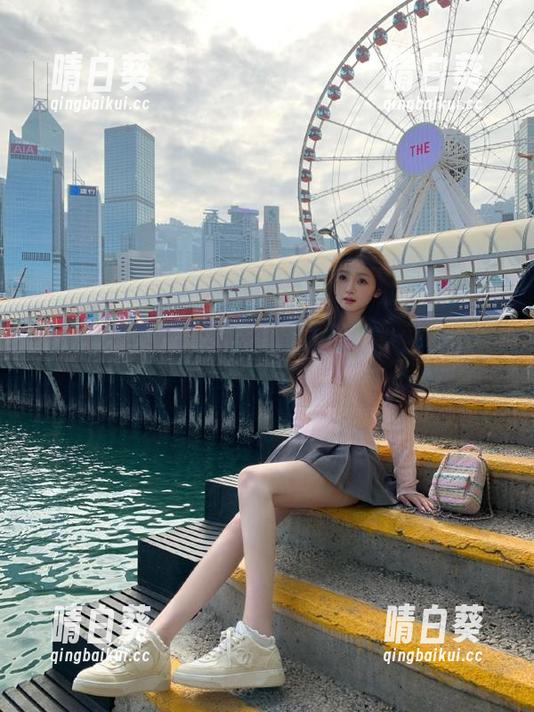 微密圈 - 俏妞qiaoniuTT清纯写真图包：每一幕都是心动的自然合集.txt