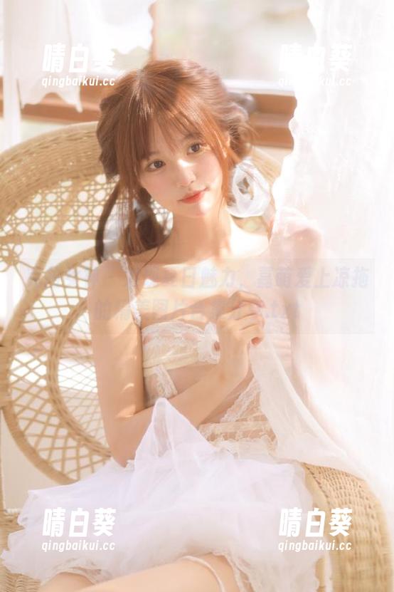 克拉女神 - 发现夏日魅力，嘉萌爱上凉拖的精美图片合集分享.txt