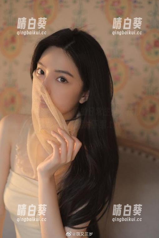 克拉女神 - 探索大阳的日常生活，获取她的免费写真照片下载.txt