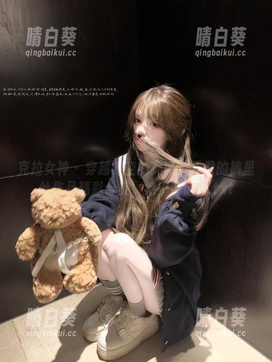 克拉女神 - 穿越时空的美感：孟君的裤里丝作品精彩合集，绝不可错过.txt