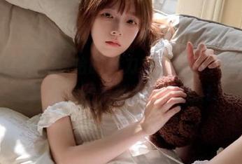 克拉女神 – 汤怡的魅力女仆写真大公开，最新美图更新必看！.txt