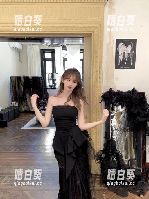 克拉女神 - 优雅与活力并存：在熙妍的美图中发现她的多样套装魅力.txt