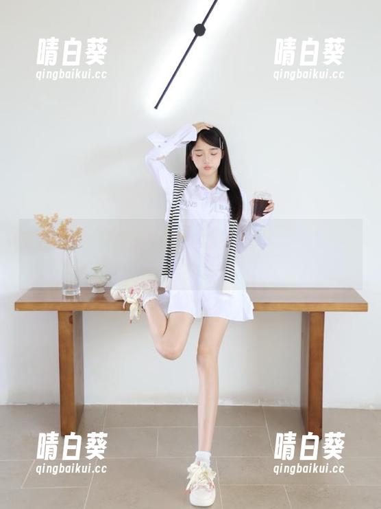 克拉女神 - 引人入胜的菲菲姐姐图包：这里有她的绝美瞬间.txt