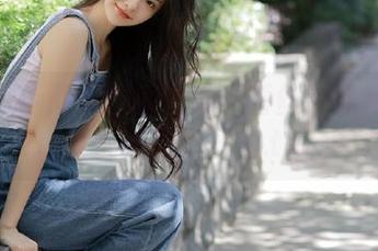 兔玩映画高清图册发布：蕾丝边黑裙呈现女性的无尽风情.txt