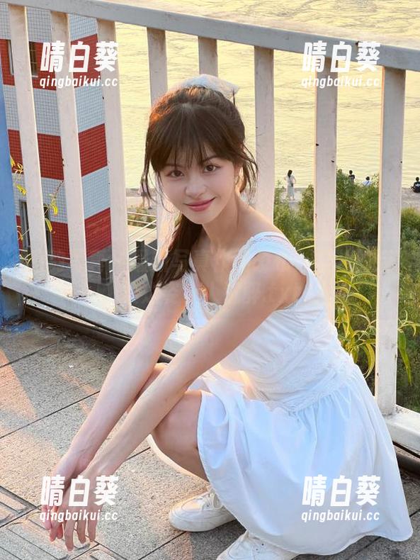 唐韵写真 - 最新写真作品发布：凝儿的温柔之姿让人沉醉.txt