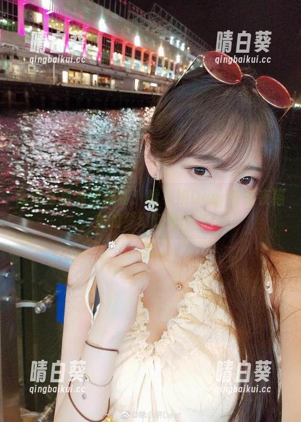 高清写真独家揭秘：啾小妍Deer与暗夜猫女的梦幻时刻.txt
