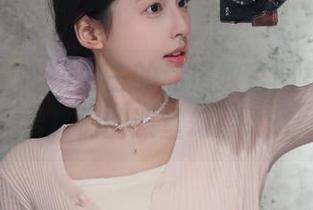 嗲囡囡 – 心妍公主的私房教室图集，展现男孩们的课堂幻想.txt