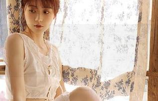 嗲囡囡 – 芷儿Momoko的定制写真套装，尽显优雅与个性的完美融合.txt