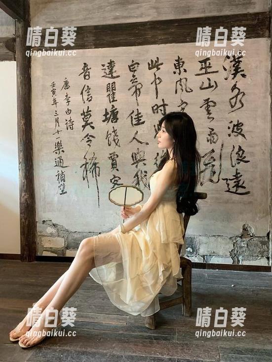 嗲囡囡 - 萌琪琪Irene牛仔裤套图精选，一同探索她的时尚秘密.txt