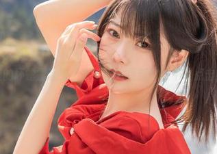 睡衣里的坏露露香宝，最新图片更新你敢不敢点击？.txt