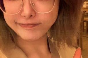 夏小秋秋秋教室：精选写真集，捕捉每一位同学的独特瞬间与笑容.txt